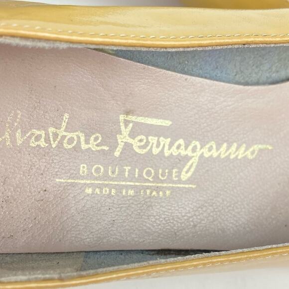 SALVATORE FERRAGAMO Vera Bow Patent Pump 6 B - Picture 11 of 13